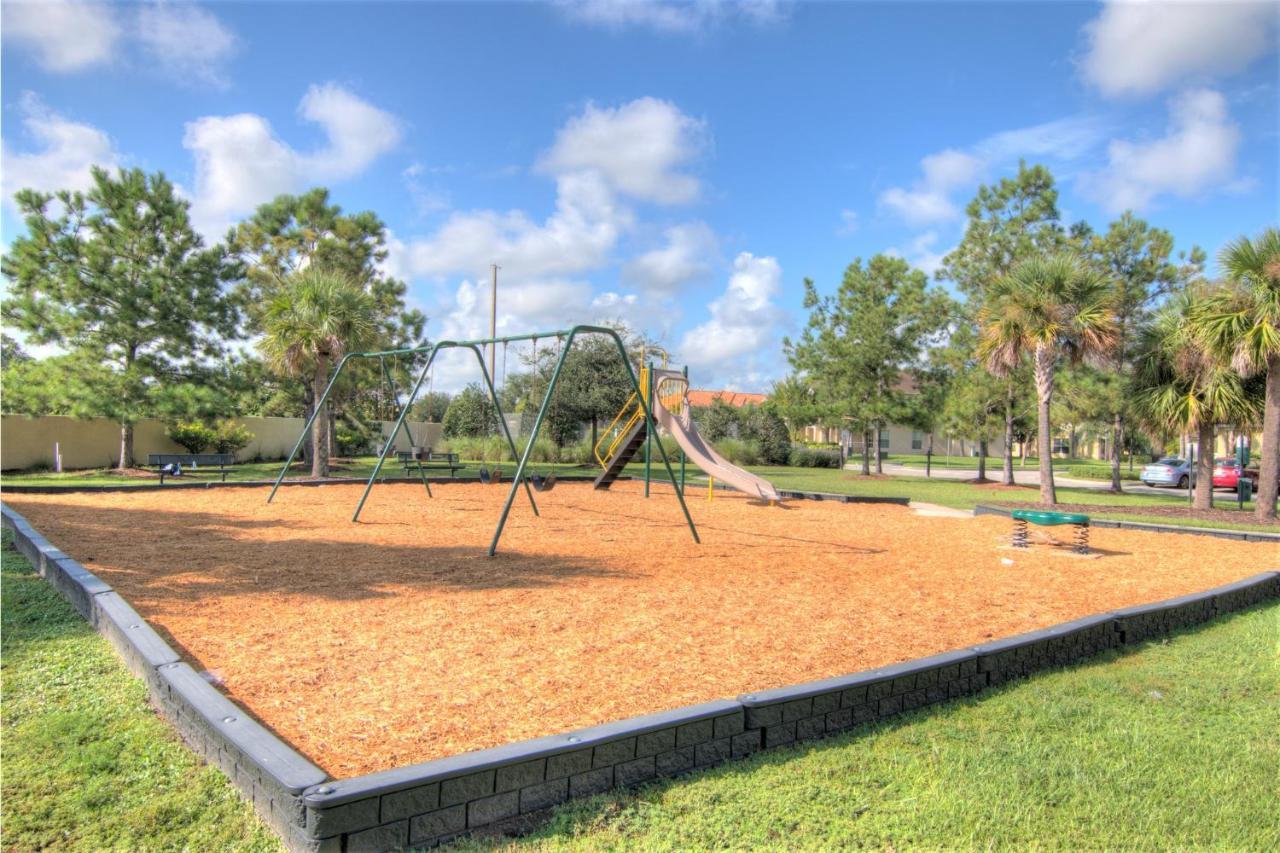 4 Bedroom Sunhaven Townhouse With Pool Near Villa *