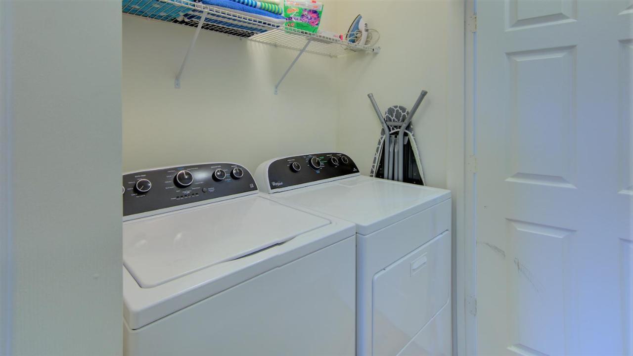 4 Bedroom Sunhaven Townhouse With Pool Near